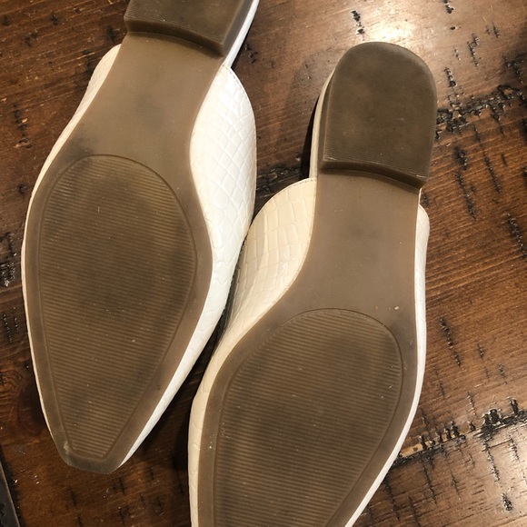 Slip on shoe - Picture 2 of 2